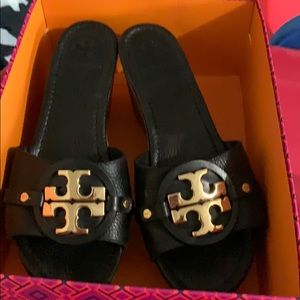 Tory Burch Logo Sandal